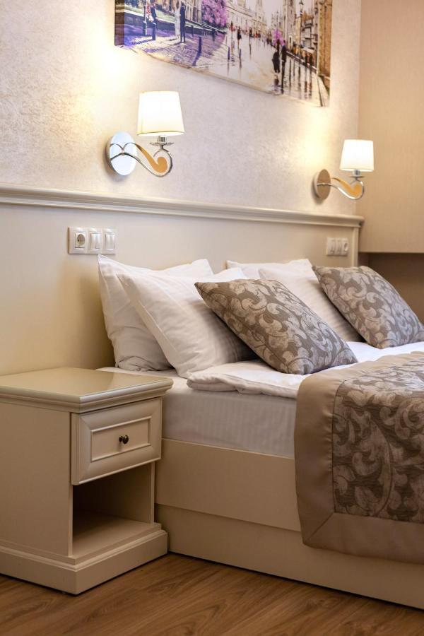 Royal Mini-Apart Hotel On Rynok Square Lviv Dış mekan fotoğraf
