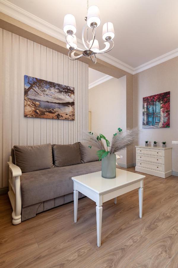 Royal Mini-Apart Hotel On Rynok Square Lviv Dış mekan fotoğraf