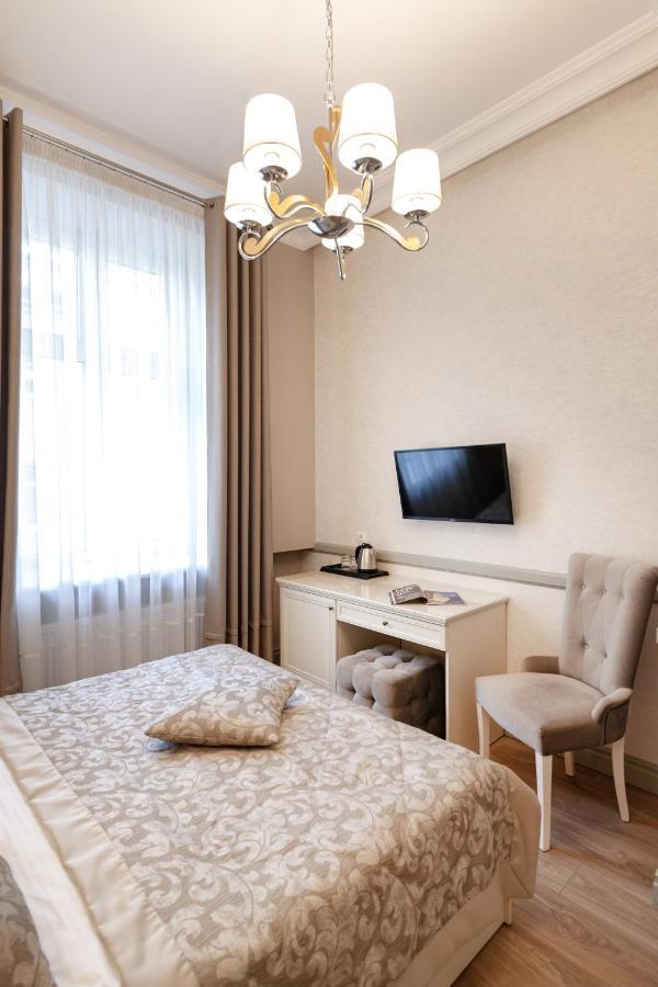 Royal Mini-Apart Hotel On Rynok Square Lviv Dış mekan fotoğraf
